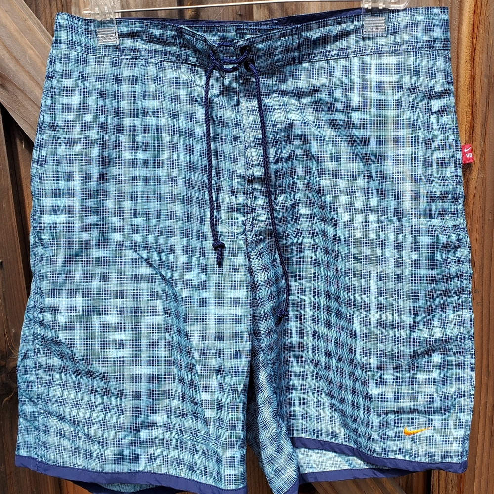 New men's Nike Volleyball  Shorts sz 36